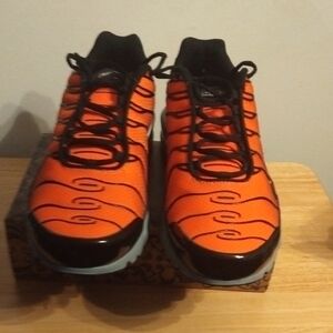 New Men's Nike Sneakers Size 11.5